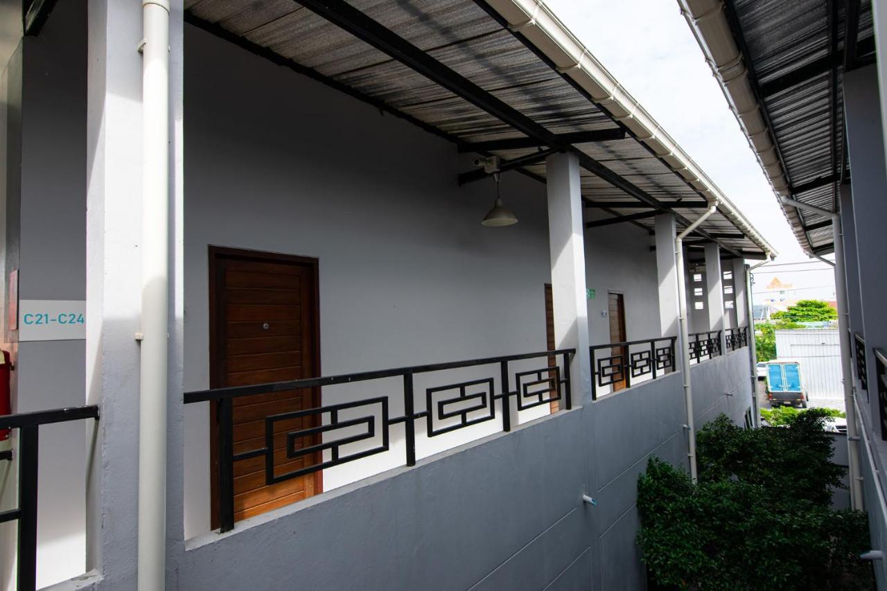 Matini Klong1 Hotel Rangsit Bagian luar foto