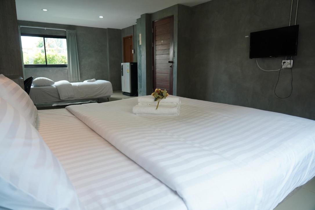 Matini Klong1 Hotel Rangsit Bagian luar foto